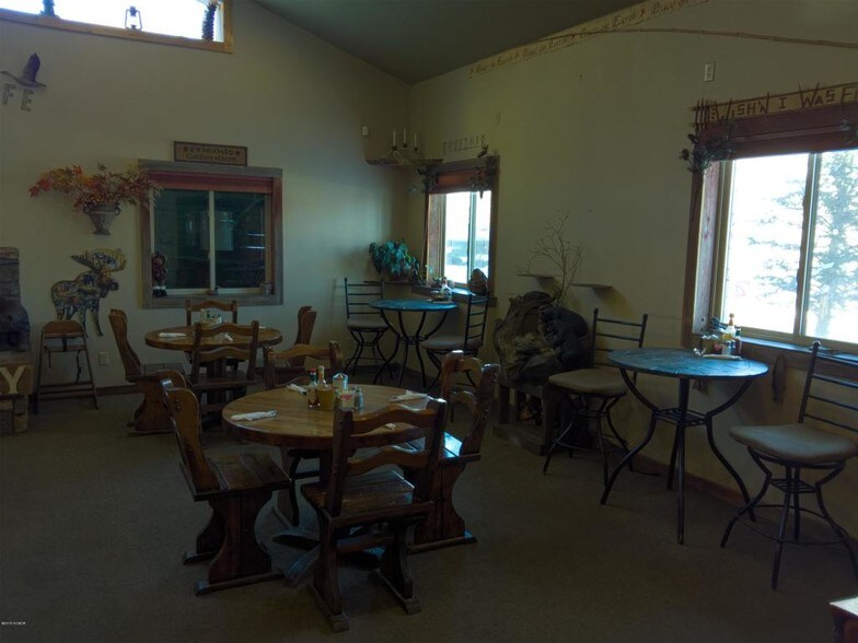 More Photos Of 606 W Byers Ave, Hot Sulphur Springs Flex For Sale