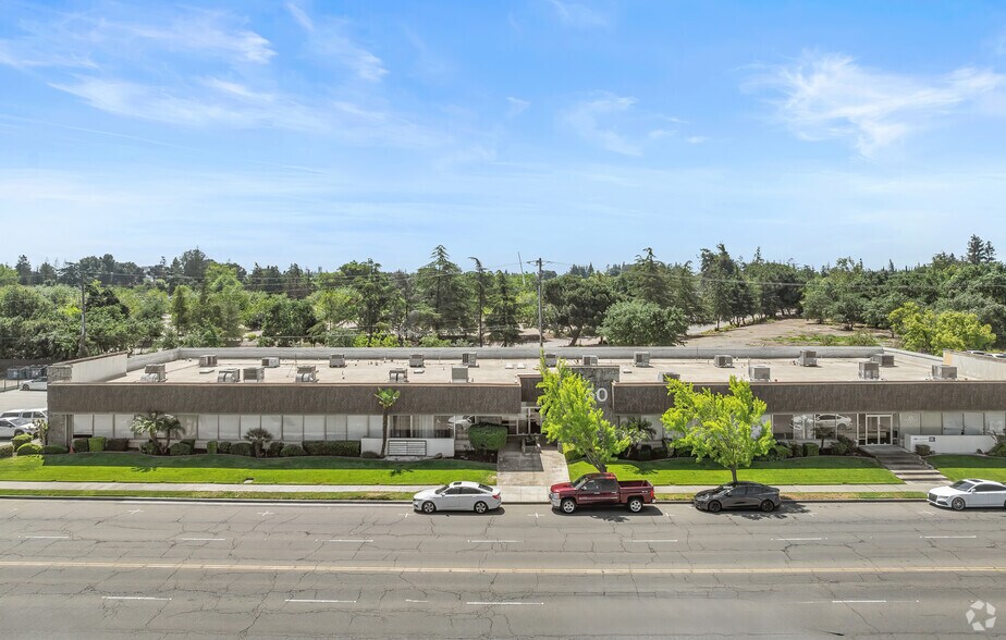 More Photos Of 1350 W Robinhood Dr, Stockton Office For Sale