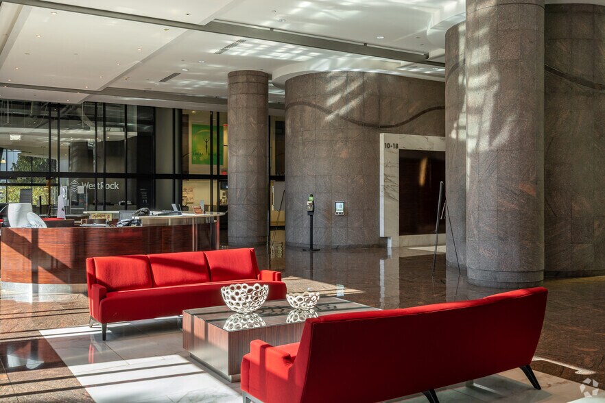 More Photos Of 1000 Abernathy Rd NE, Atlanta Office For Lease