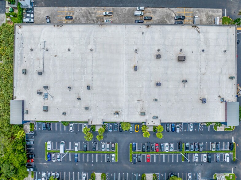 More Photos Of 7620 NW 25th St, Miami Distribution For Sale