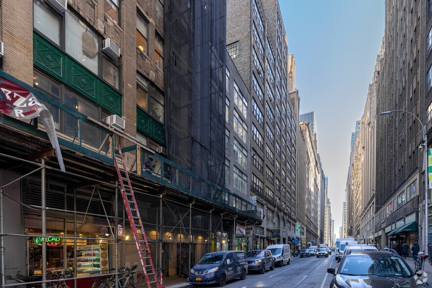 More Photos Of 269 W 39th St, New York Office For Lease