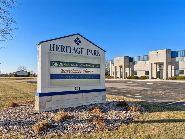 More Photos Of 801 Heritage Rd, De Pere Office For Lease