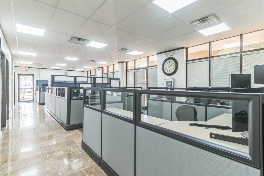 More Photos Of 16333 S Great Oaks Dr, Round Rock Medical For Lease