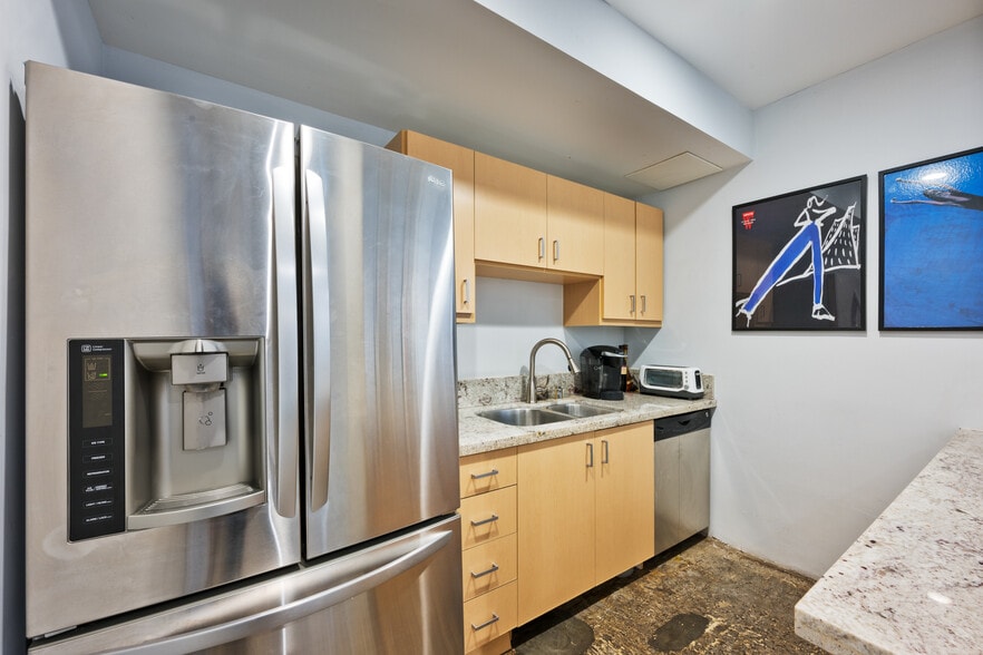 More Photos Of 3347 Motor Ave, Los Angeles Loft Creative Space For Sale