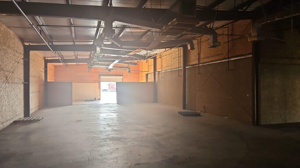 More Photos Of 2506 W Exprwy 83, Mission Warehouse For Sale
