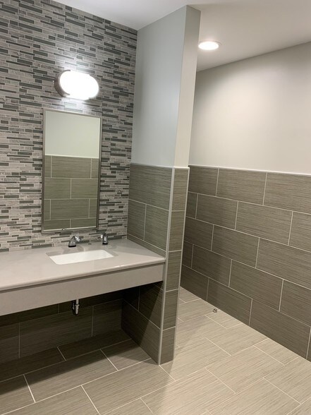 More Photos Of 27655 Middlebelt Rd, Farmington Hills Office For Lease