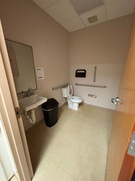 More Photos Of 10520 Ligon Mill Rd, Wake Forest Office For Lease