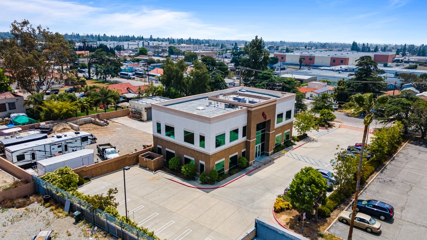 More Photos Of 1945 W 9th St, Upland Loft Creative Space For Sale