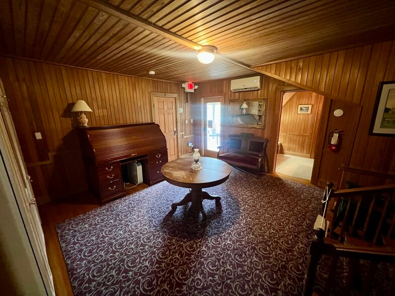 More Photos Of 155 Silver Lake Dr, Ocracoke Hospitality For Sale