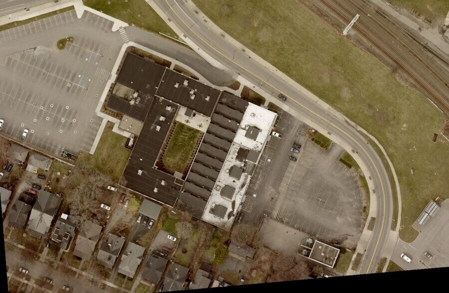 More Photos Of 25 Circle St, Rochester Office For Lease