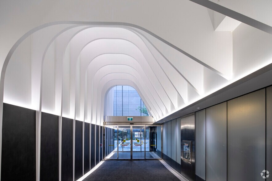 More Photos Of 33 Bloor St E, Toronto Office For Lease