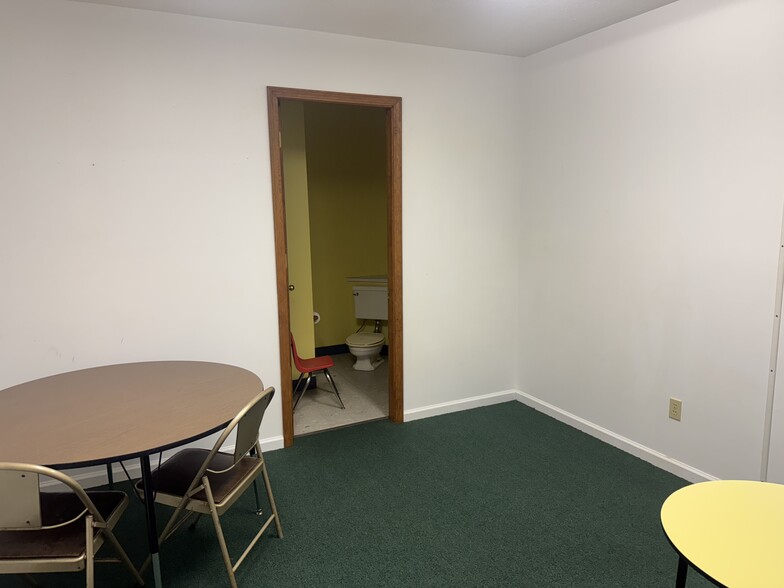 More Photos Of 1634 Main St, Murray Religious Facility For Sale