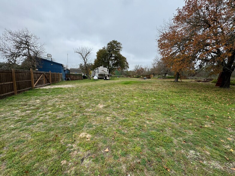 More Photos Of 2275 Old Pleasanton Rd, San Antonio General Retail For Sale