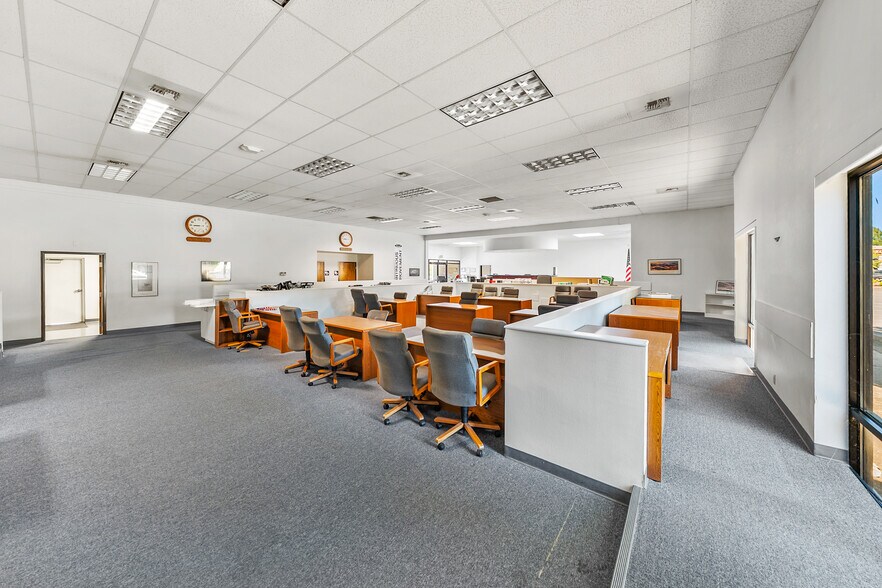 More Photos Of 2090 Commerce Dr, Medford Office For Lease