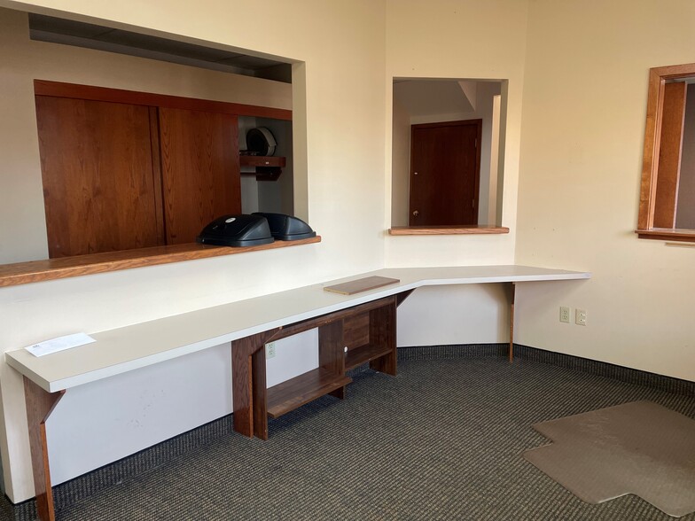 More Photos Of 903 E Ash St, Columbia Office For Sale