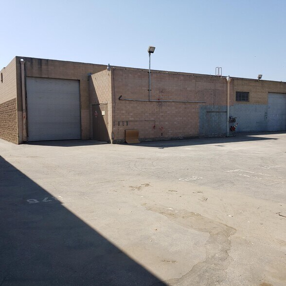 More Photos Of 8600 Tamarack Ave, Sun Valley Manufacturing For Lease