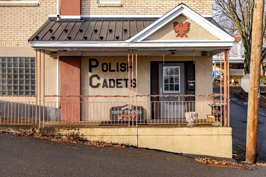 More Photos Of 1000 W State St, Coal Township Restaurant For Sale