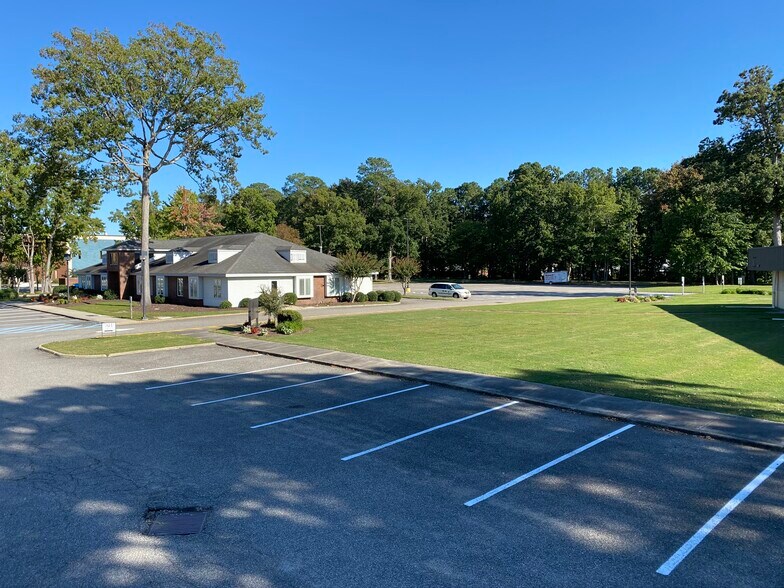 More Photos Of 610 Thimble Shoals Blvd, Newport News Unknown For Lease