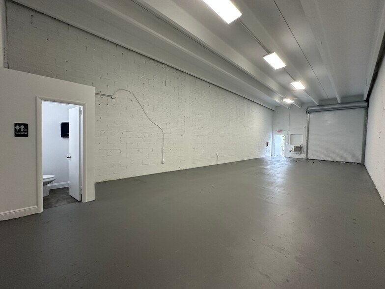More Photos Of 5818 SW 28th St, West Hollywood Warehouse For Sale