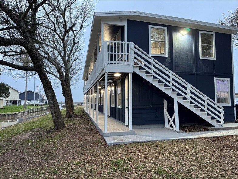 More Photos Of 5202 County Road 469, Brazoria Apartments For Sale