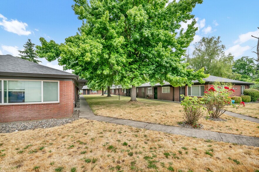 More Photos Of 2710 E Sixth St, Vancouver Apartments For Sale