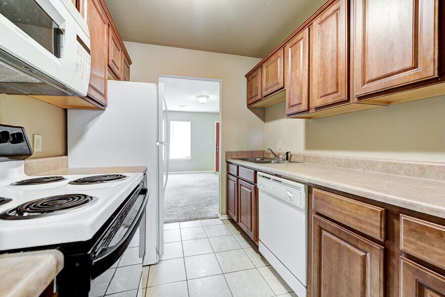 More Photos Of 713 S Locust St, Guthrie Apartments For Sale