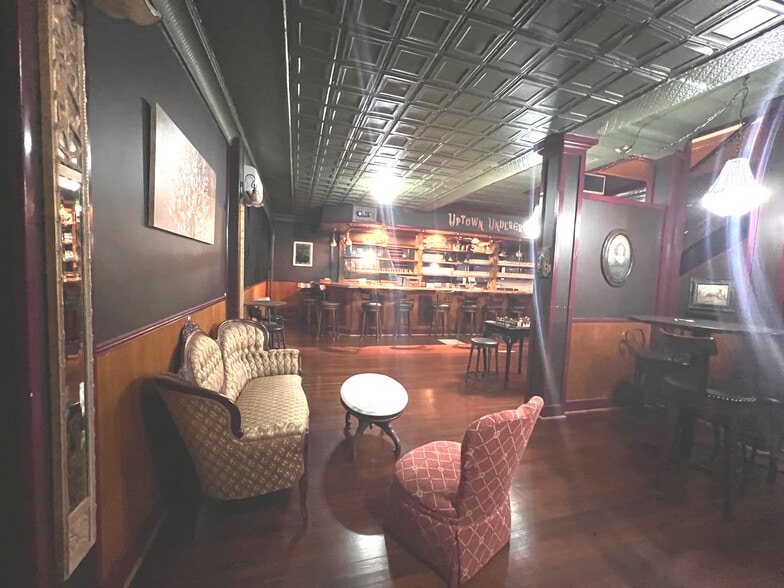 More Photos Of 32 Franklin St, Martinsville Storefront For Sale