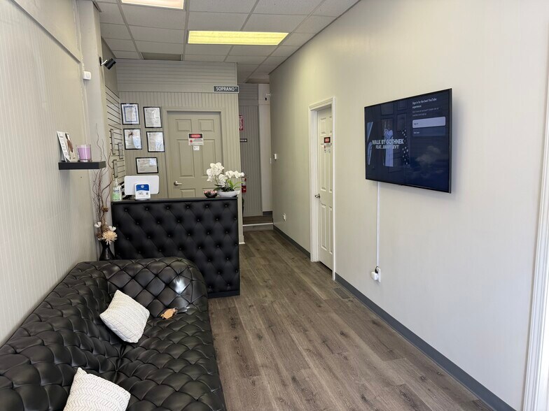 More Photos Of 931-937 Worcester Rd, Framingham Storefront Retail Residential For Lease