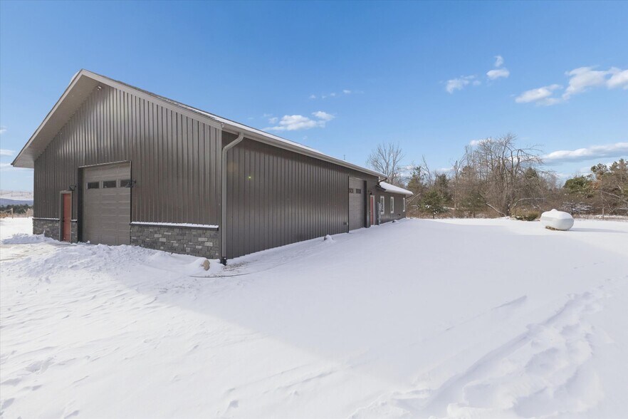 More Photos Of 8370 Lakeview Rd, Alanson Winery Vineyard For Sale