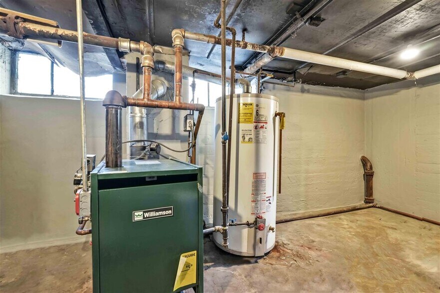 More Photos Of 3930 45th St, Sunnyside Apartments For Sale