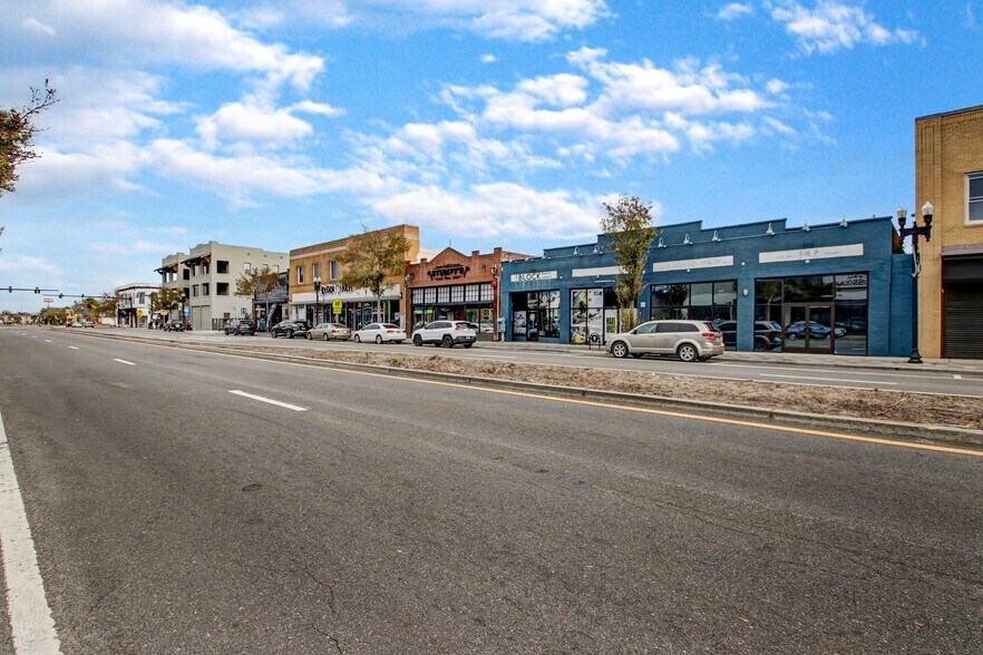 More Photos Of 1700-1712 N Main St, Jacksonville Storefront Retail Residential For Lease