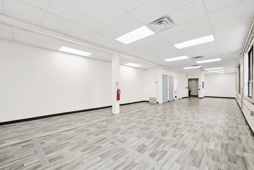 More Photos Of 526 N Western Ave, Chicago Manufacturing For Sale