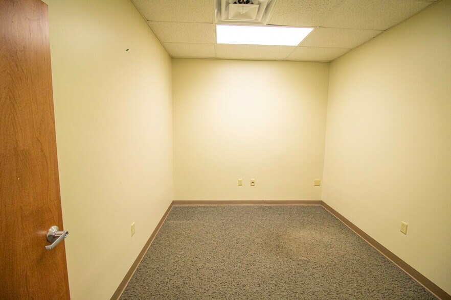 More Photos Of 720 W Navajo St, West Lafayette Office For Lease