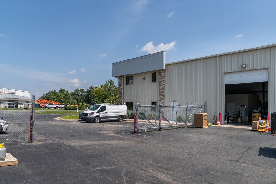 More Photos Of 10015 Lickinghole Rd, Ashland Warehouse For Sale