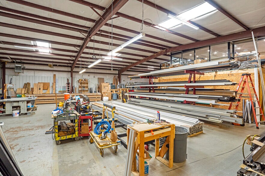 More Photos Of 3795 Evans Rd, Cumming Warehouse For Lease
