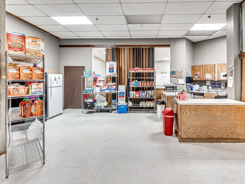 More Photos Of 6009 NW Expressway St, Oklahoma City Specialty For Sale