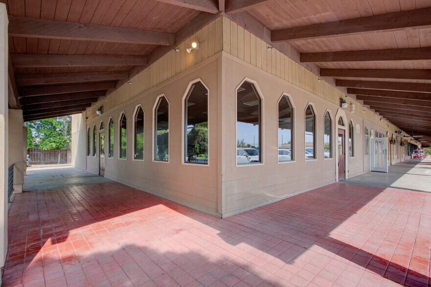 More Photos Of Floyd @ Floyd & Coffee, Modesto Unknown For Lease