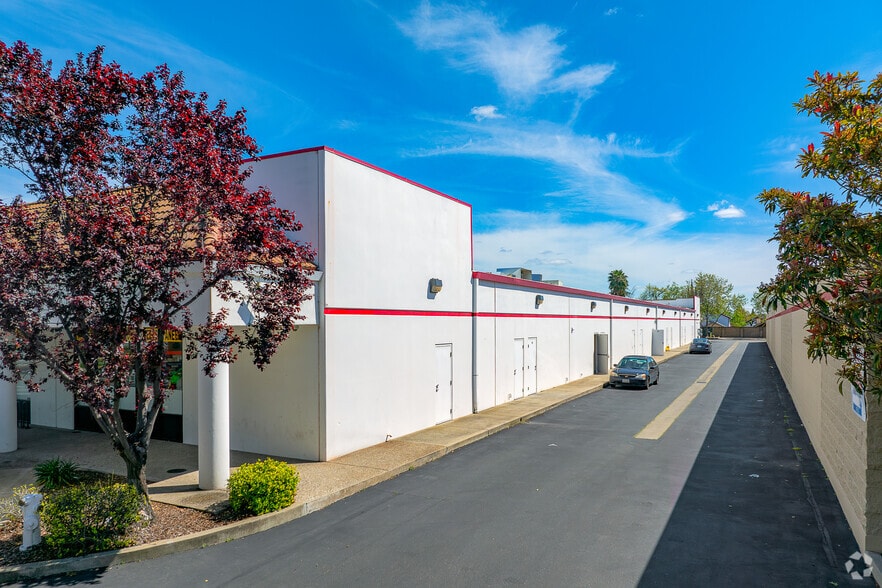 More Photos Of 1251 Base Line Rd, Roseville Unknown For Lease