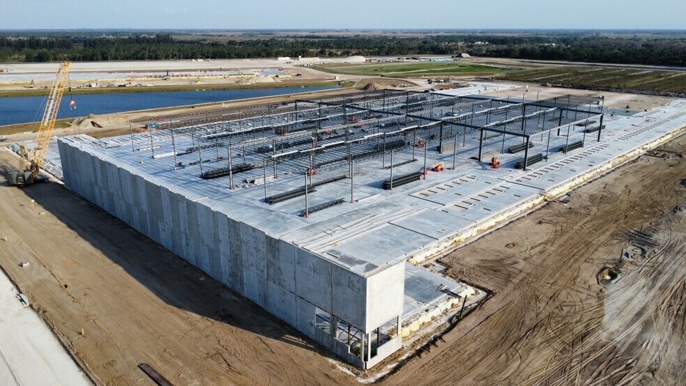 More Photos Of 2400 SW Gateway Pl, Stuart Distribution For Sale