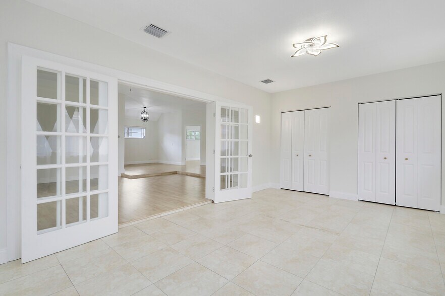 More Photos Of 1426 N Federal Hwy, Lake Worth Beach Office Residential For Lease