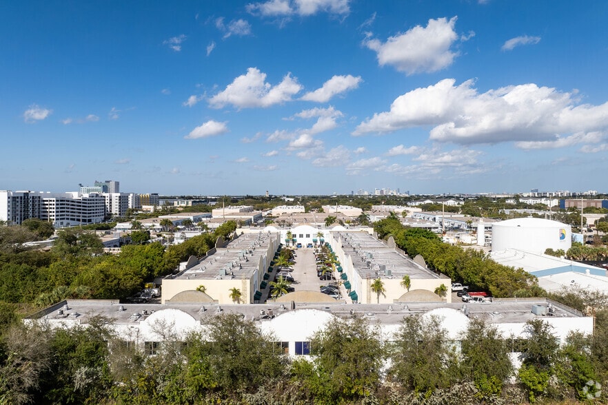 More Photos Of 1211 Stirling Rd, Dania Beach Unknown For Lease