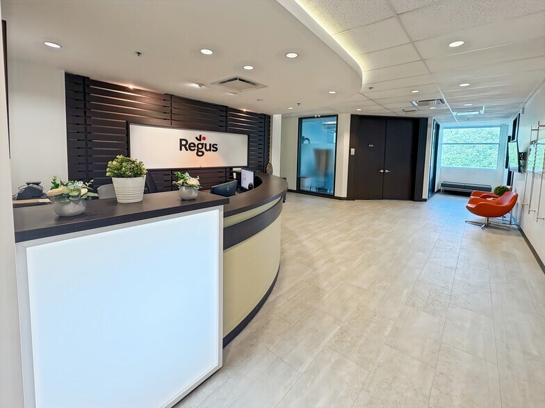 More Photos Of 4605 Boul Lapinière, Brossard Coworking Space