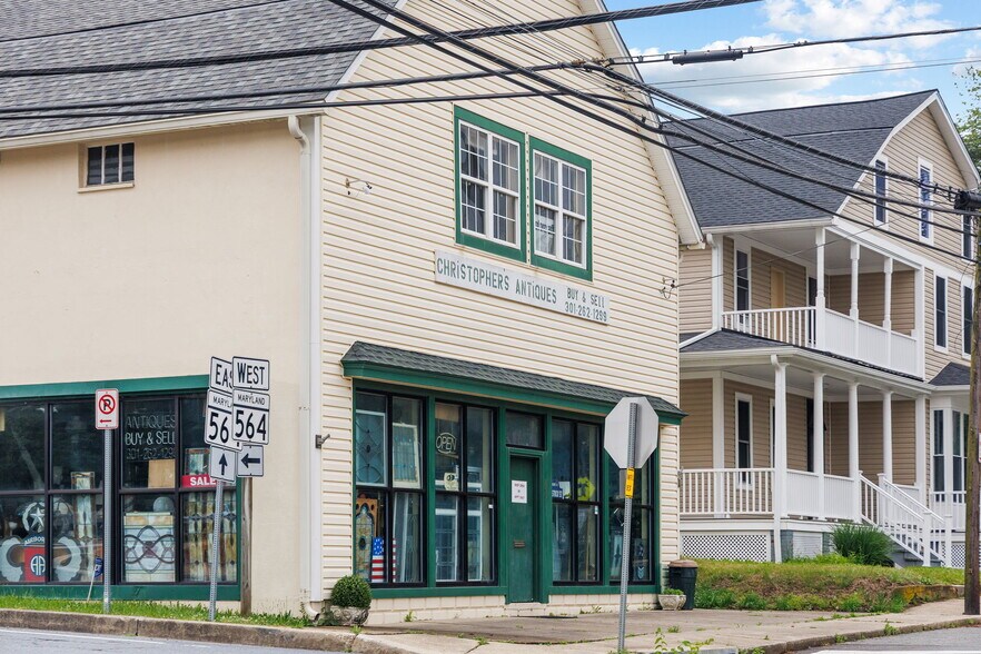 More Photos Of 8519 Chestnut Ave, Bowie Storefront For Sale