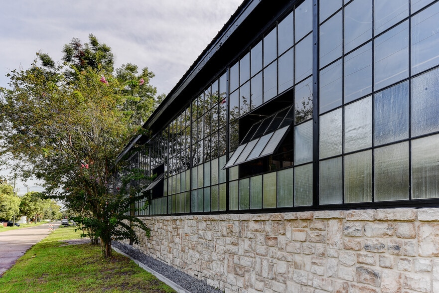 More Photos Of 555 E 3rd St, Jacksonville Warehouse For Lease
