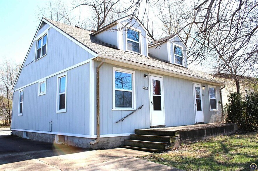 Primary Photo Of 2632 SE Adams St, Topeka Multifamily For Sale