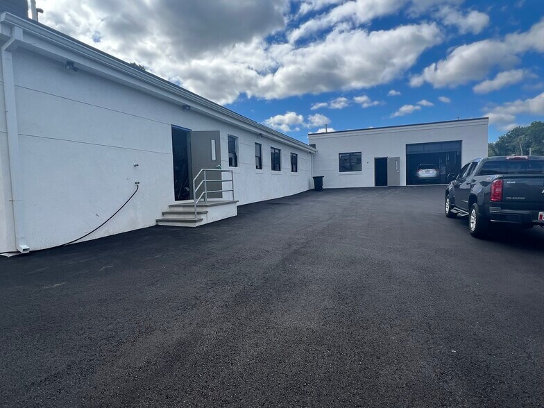 More Photos Of 70 Clematis Ave, Waltham Manufacturing For Lease