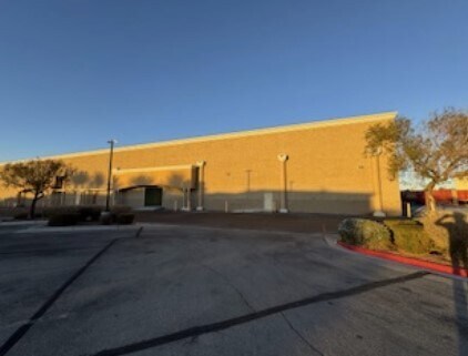 More Photos Of 10405 S Eastern Ave, Henderson Storefront For Lease