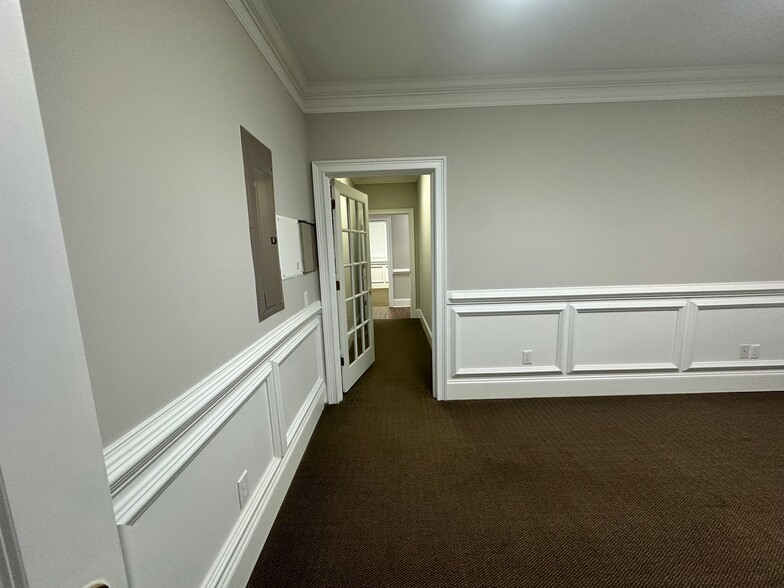 More Photos Of 327 Dahlonega St, Cumming Medical For Sale