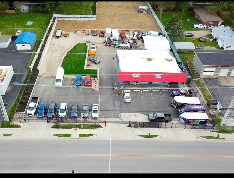Primary Photo Of 7511 Leavenworth Rd, Kansas City Auto Repair For Sale