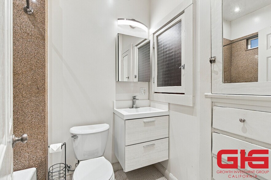 More Photos Of 846 N Harvard Blvd, Los Angeles Apartments For Sale